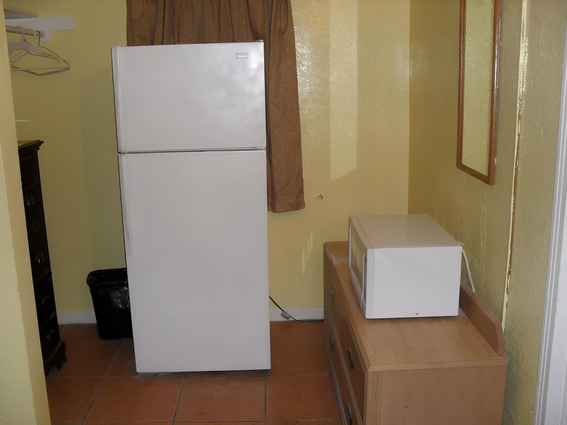 Shore Winds Motel photo 48