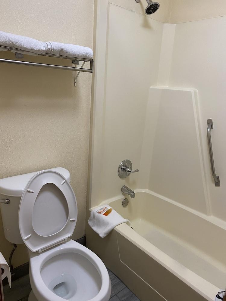 Cabarrus Inn photo 5