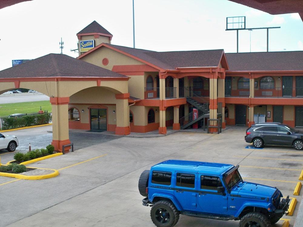 Scottish Inn & Suites photo 1