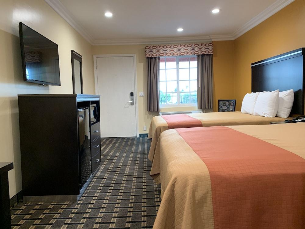 Ontario Inn & Suites photo 21