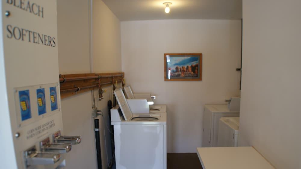 Adventure Inn & Motel photo 29