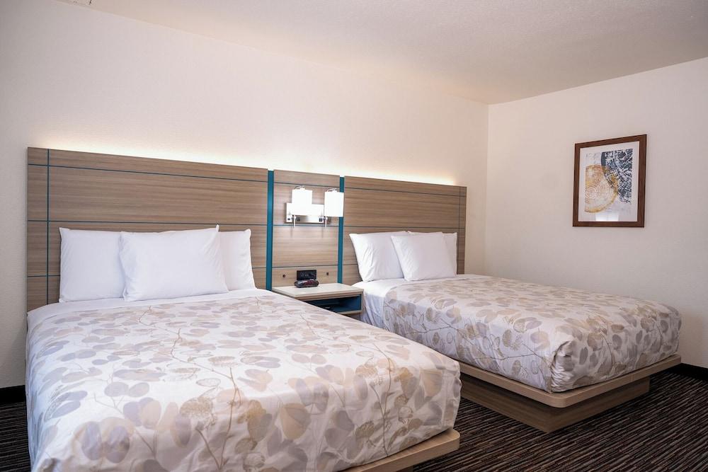 Lemon Heights Inn photo 10