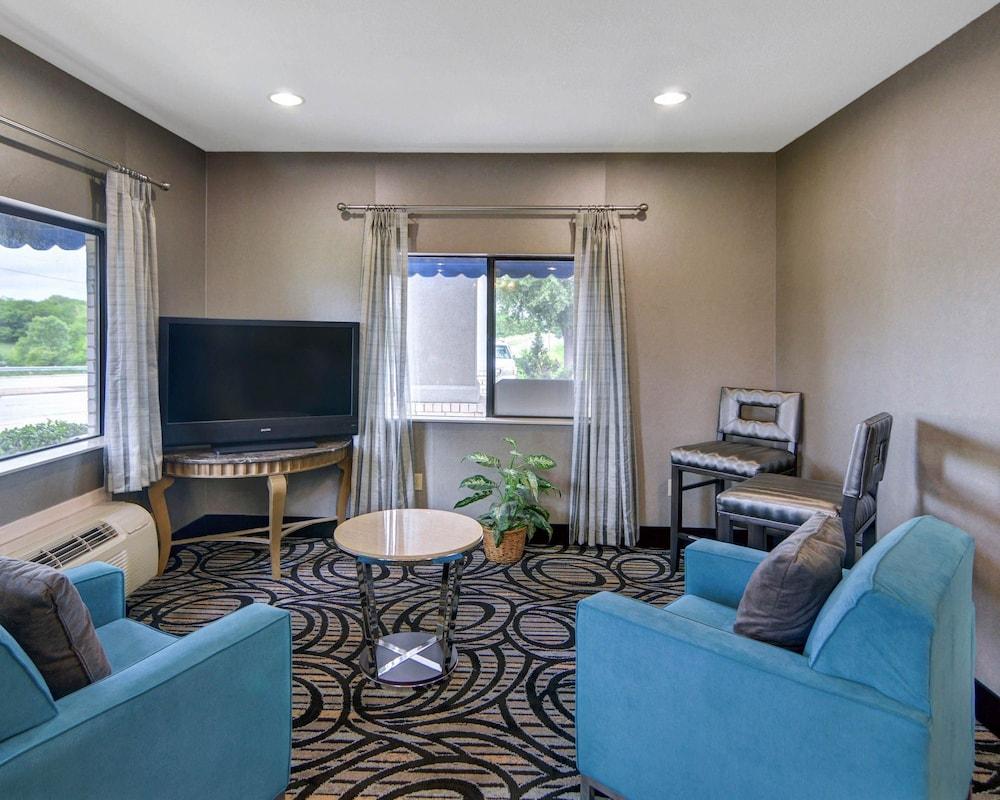 Quality Inn & Suites Grand Prairie South photo 3