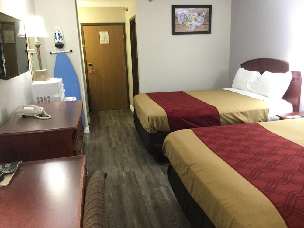 Econo Lodge Lincoln photo 56