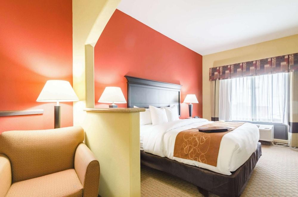 Comfort Suites Salina South photo 41