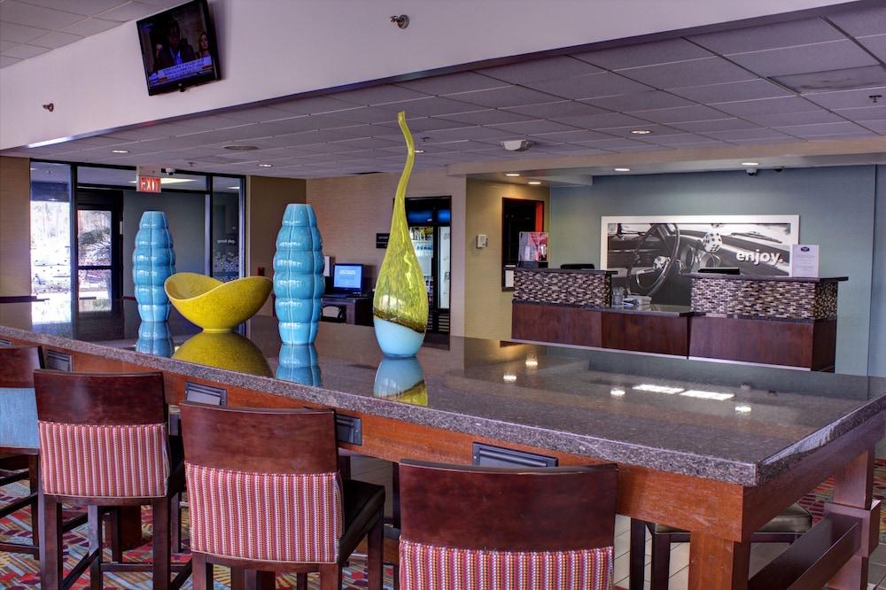 Hampton Inn Daytona Speedway photo 2