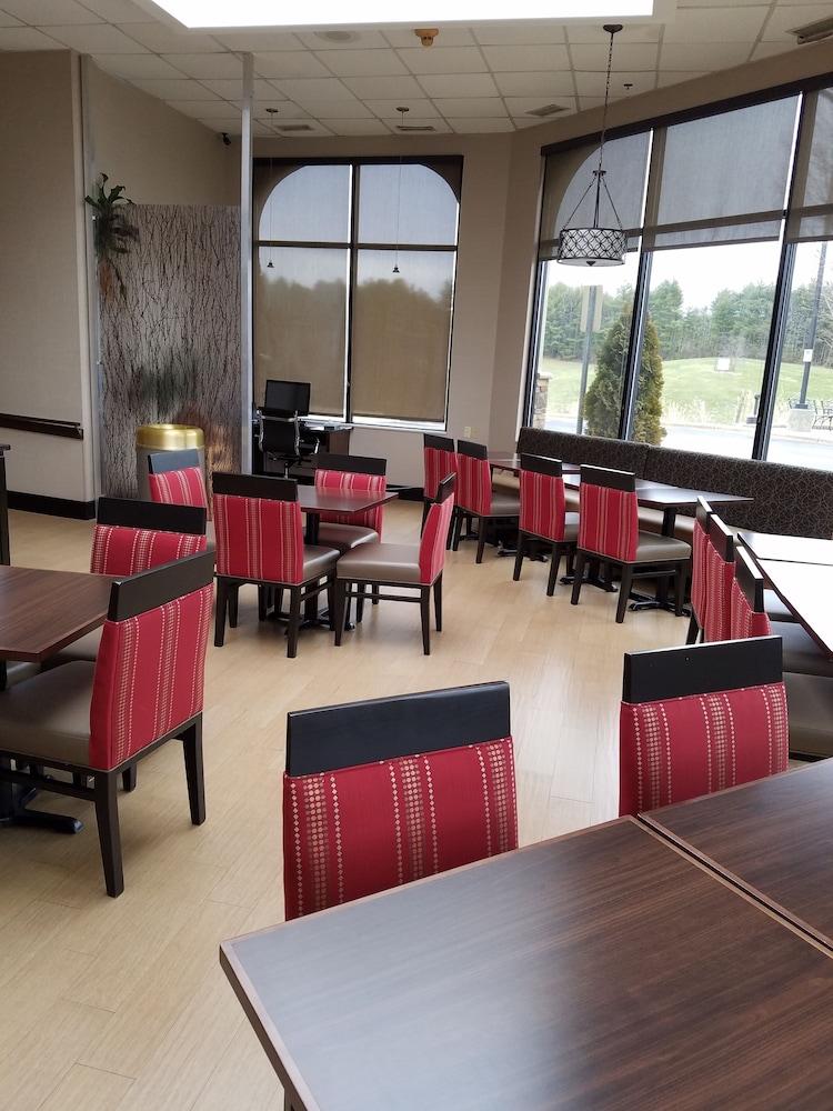 Comfort Inn North of Asheville photo 61