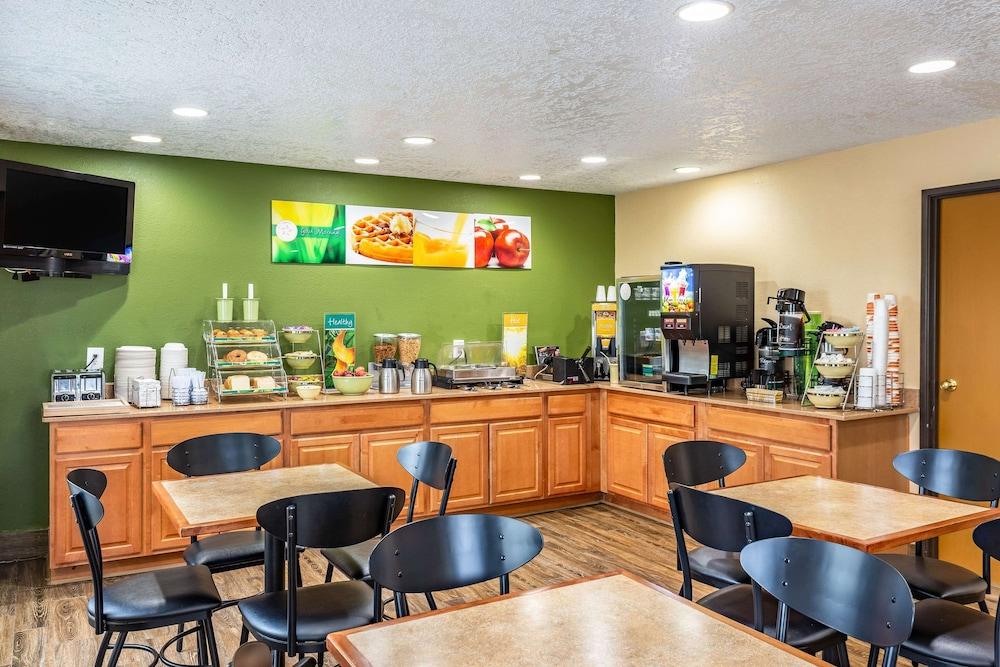 Quality Inn Los Lunas - Albuquerque South photo 29