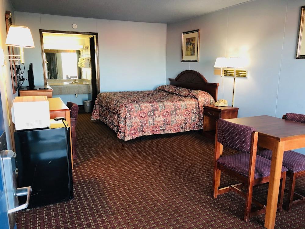 Regency Inn photo 8