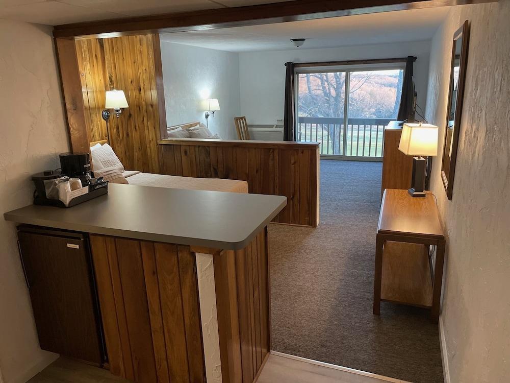 The Lodge at Indian Lake photo 3