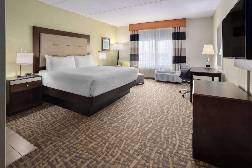 Wyndham Garden Buffalo Downtown photo 9