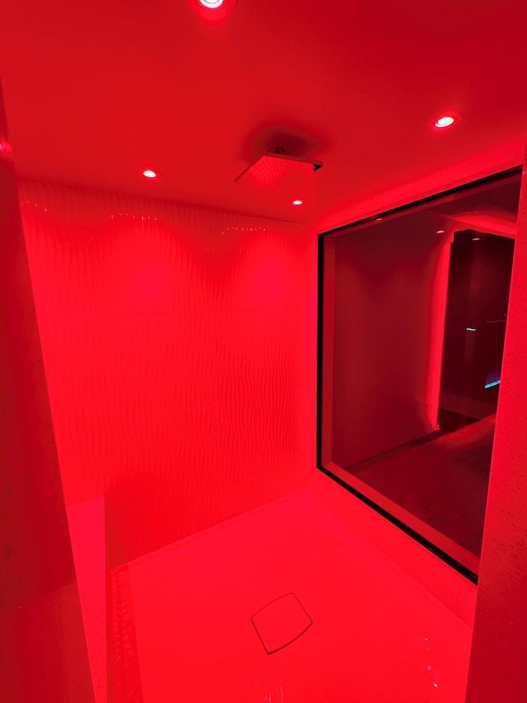 Imperial Suites photo 3