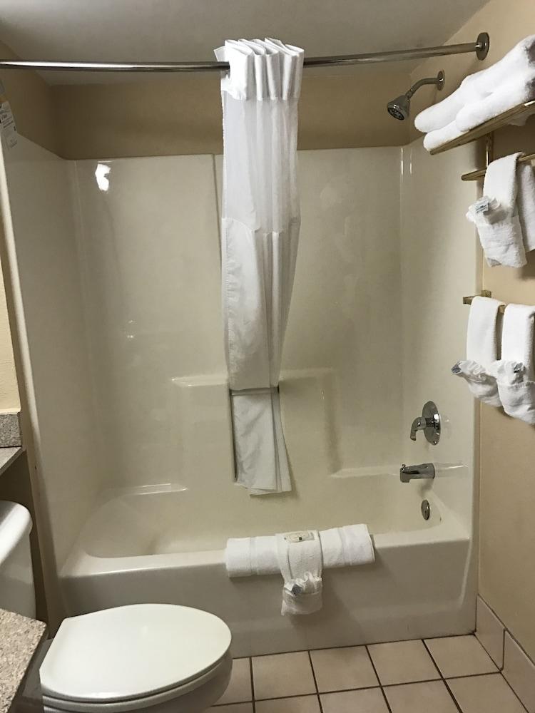 Quality Inn & Suites Middletown - Franklin photo 18