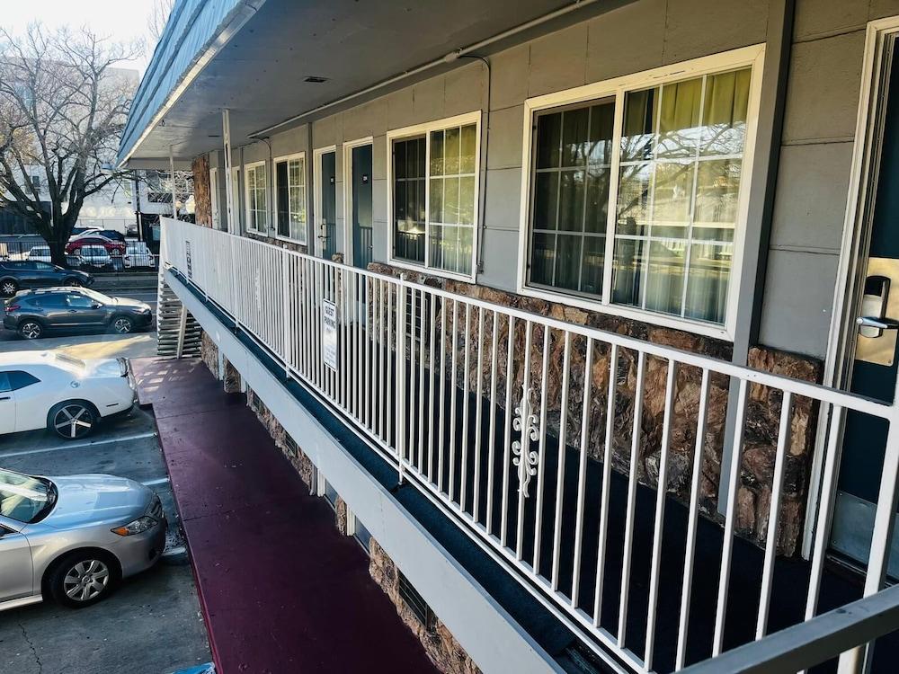 American Inn photo 12