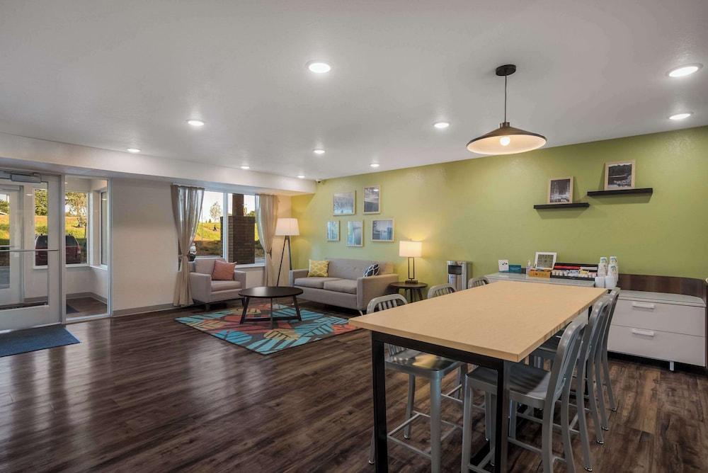 Woodspring Suites Milwaukee - Menomonee Falls photo 5