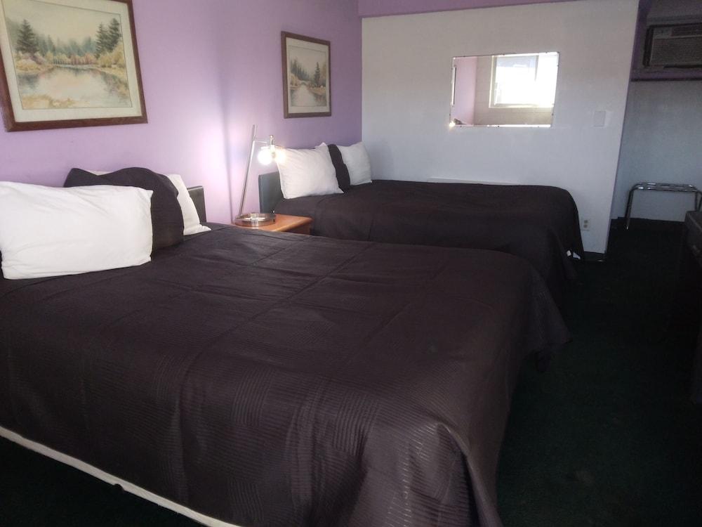 Capri Motel photo 44