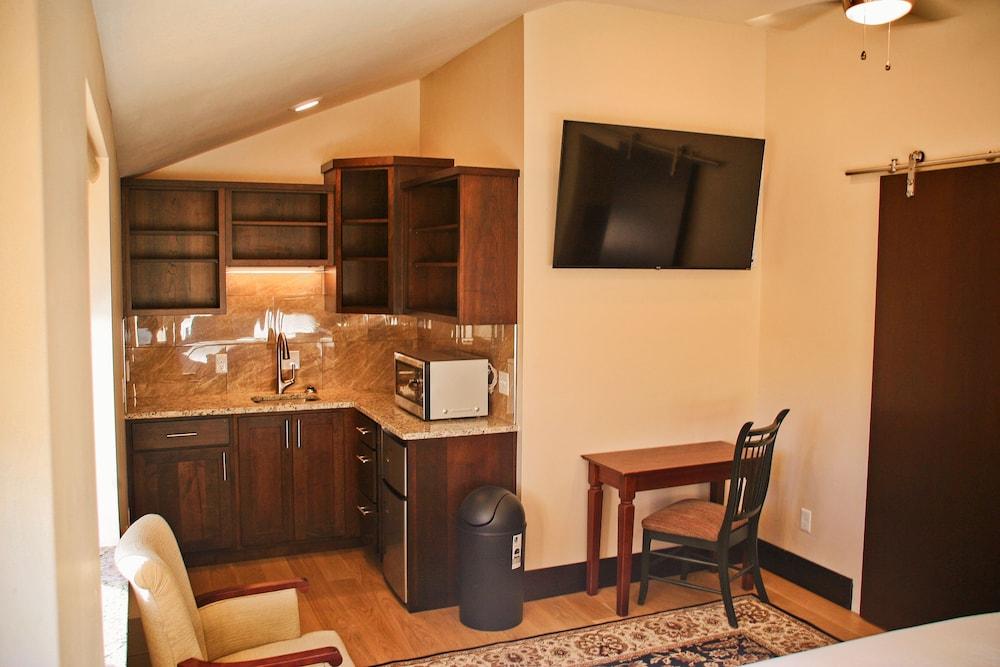 Iron Springs Adventure Resort & RV Park photo 11