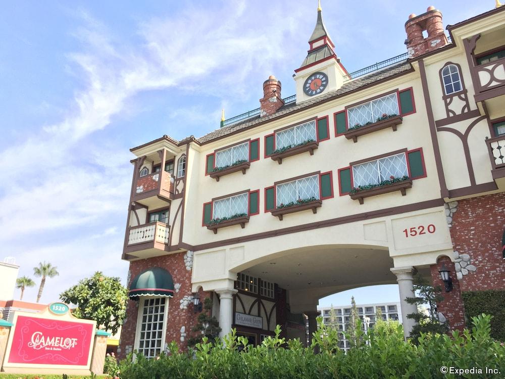 Anaheim Camelot Inn & Suites photo 17