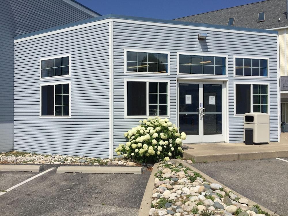 Fairview Beachfront Inn photo 18
