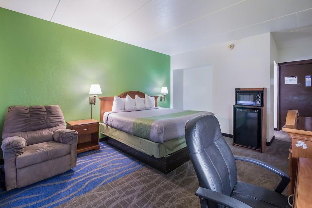 Badlands Inn & Suites photo 3