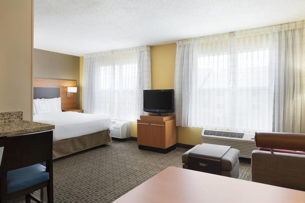 TownePlace Suites Chicago Naperville photo 5