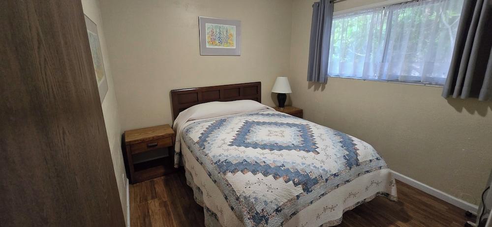 Ocean Cove Lodge photo 10