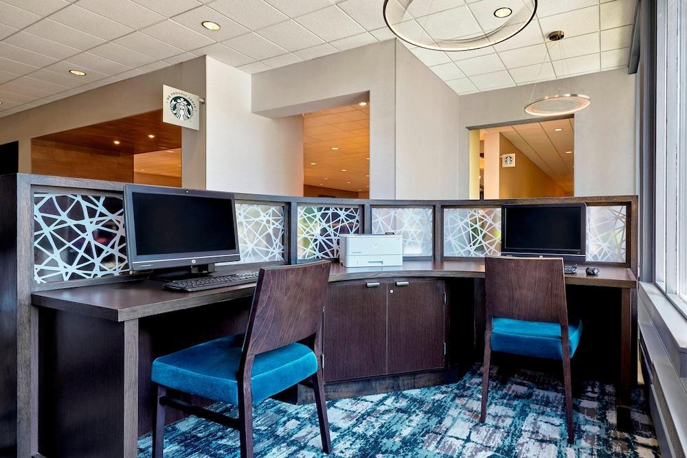 Sheraton Milwaukee Brookfield Hotel photo 31