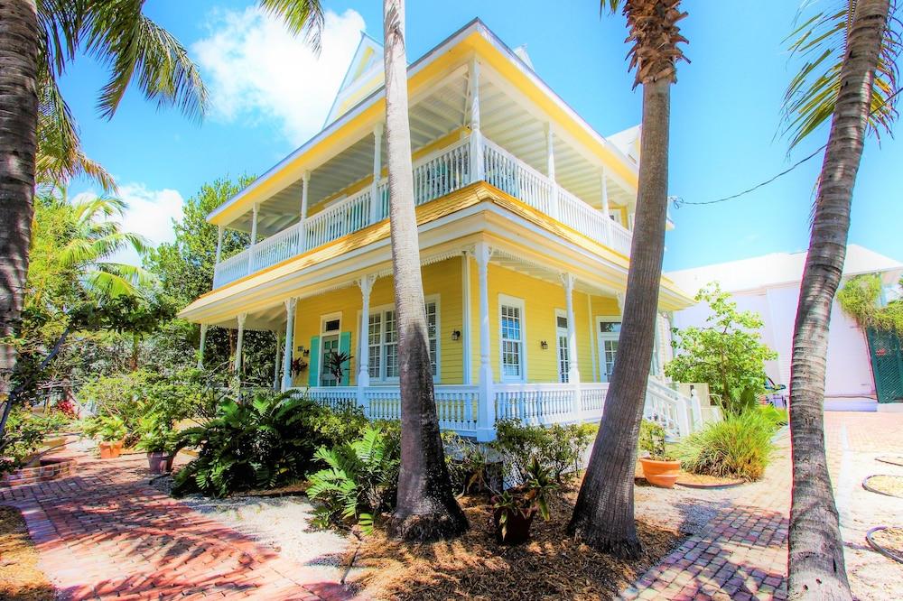 Southernmost House photo 63