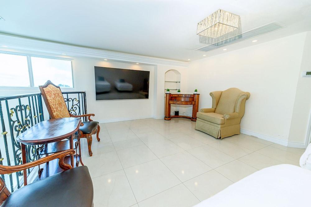 SeaStays Apartments photo 78