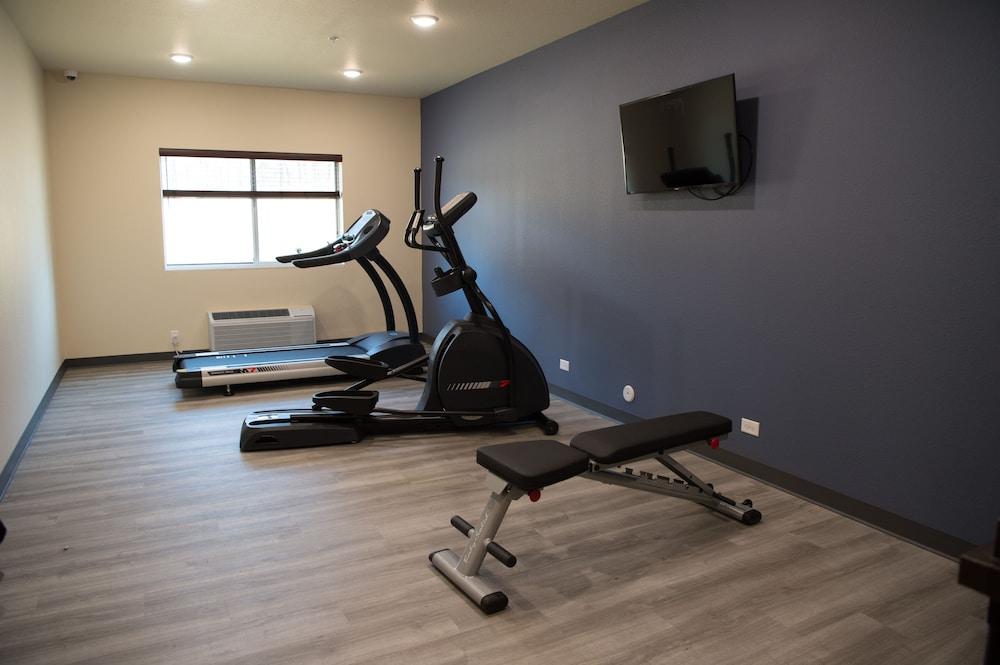 Cobblestone Inn & Suites - Forest City photo 18