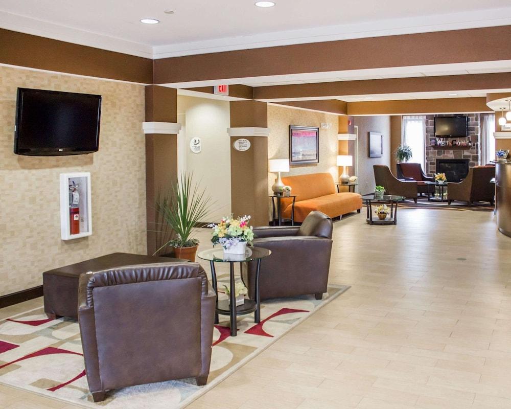 Comfort Suites Lewisburg near University photo 2