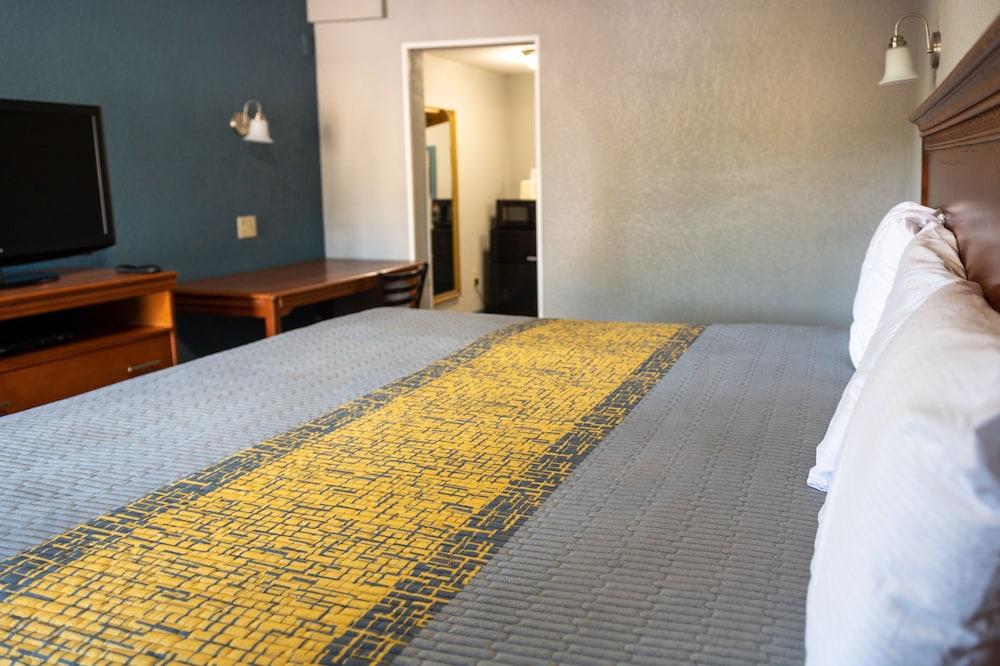Riverside Inn and Suites photo 3