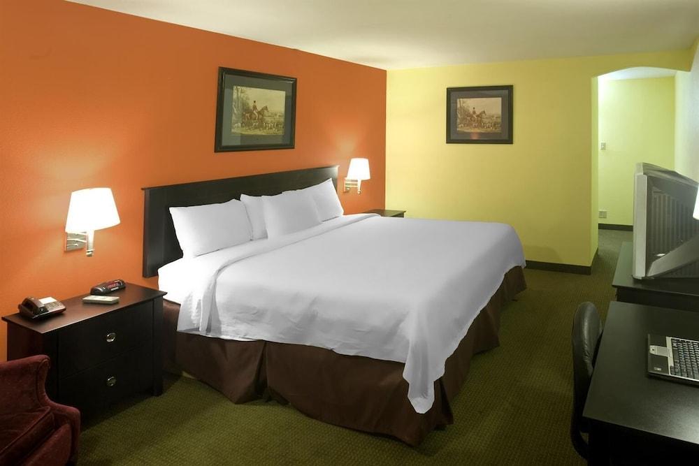 Americas Best Value Inn Waco photo 7