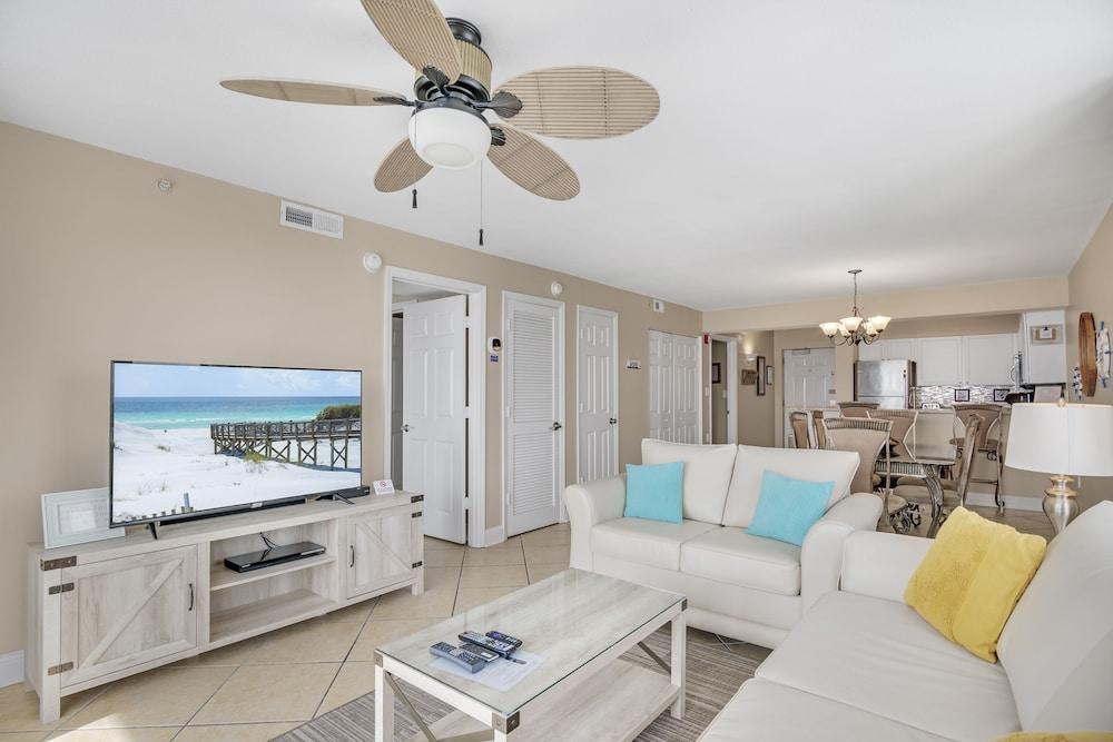 Pelican Beach Resort by Colasan photo 69