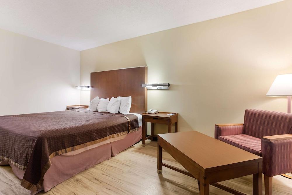 Rodeway Inn Gallup West photo 18