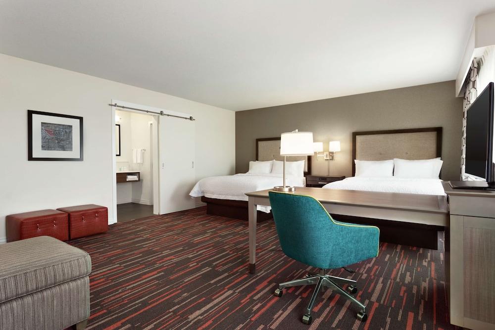 Hampton Inn & Suites St. Louis/Alton photo 9