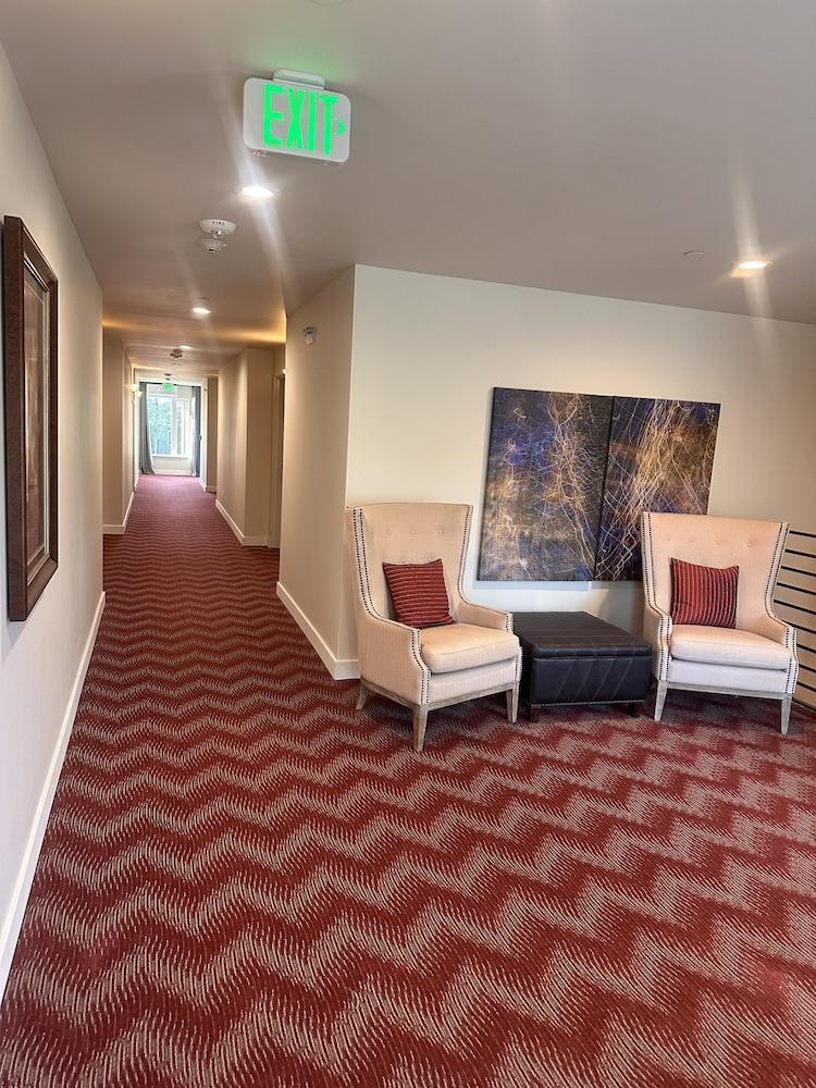 Lakeview Hotel photo 14