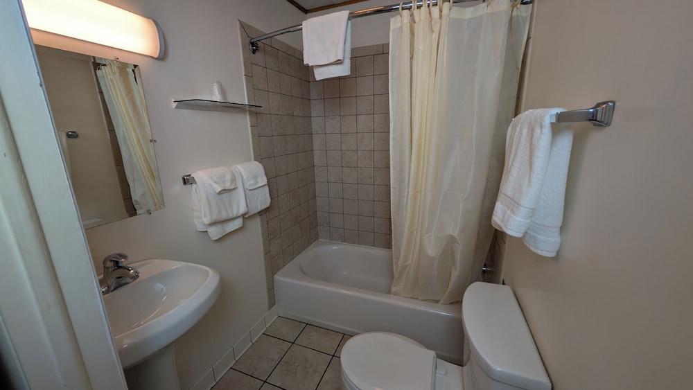 Restwel Motel photo 29