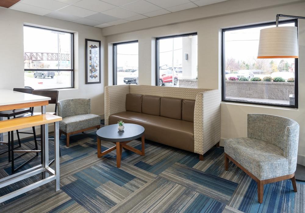 Holiday Inn Express Rochester - Greece by IHG photo 48