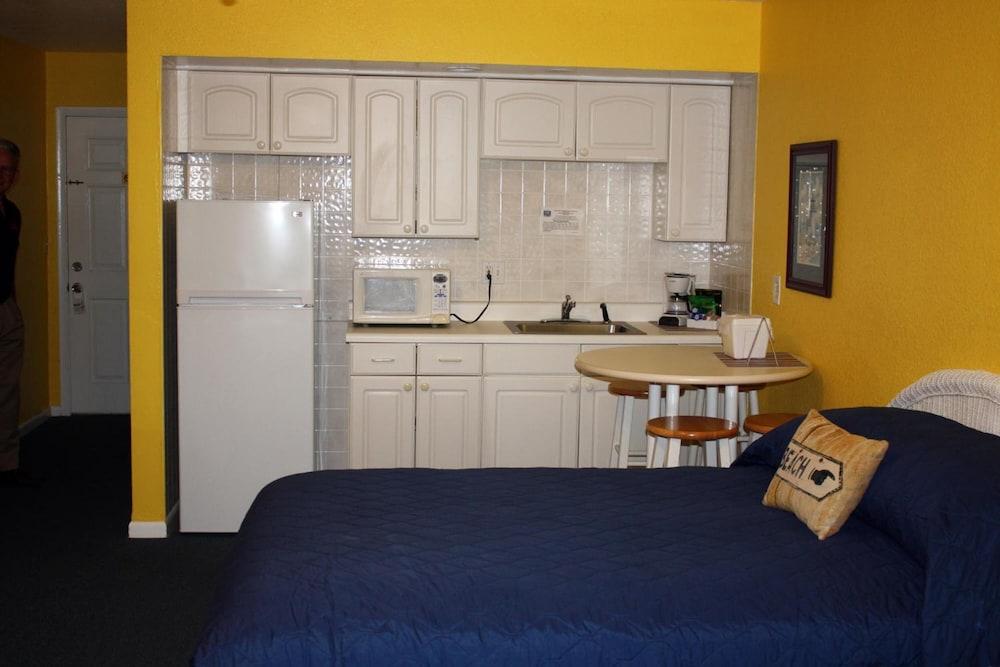 Barefoot Bay Resort & Marina photo 12