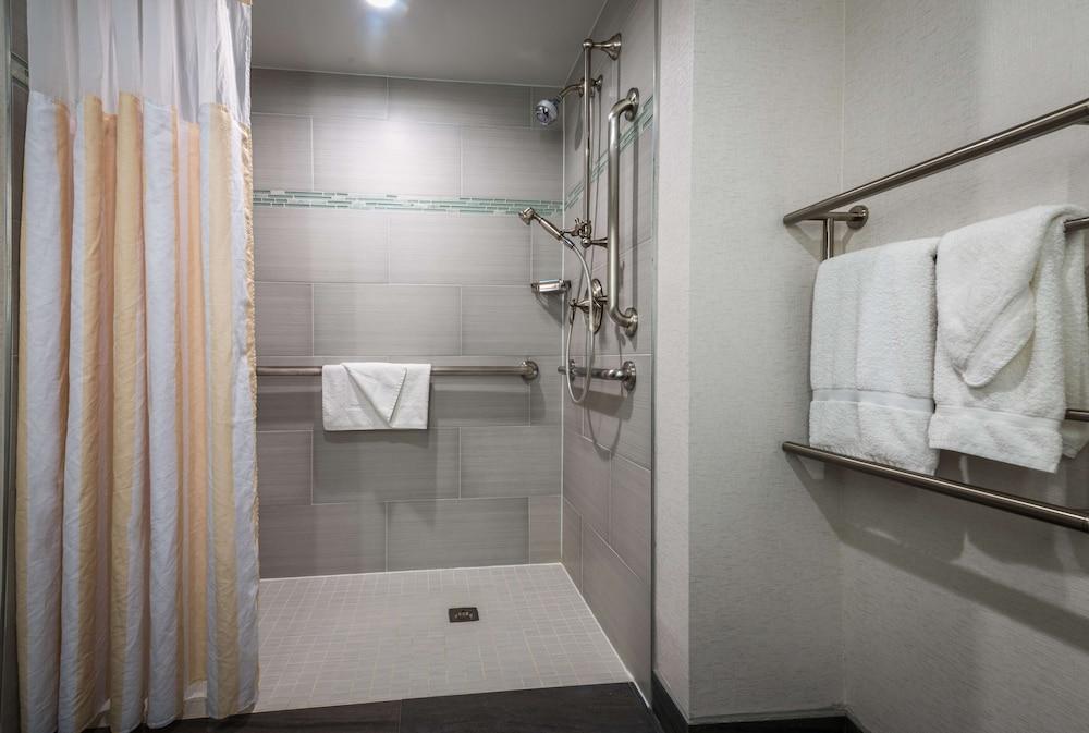 Hilton Garden Inn Reagan National Airport photo 19