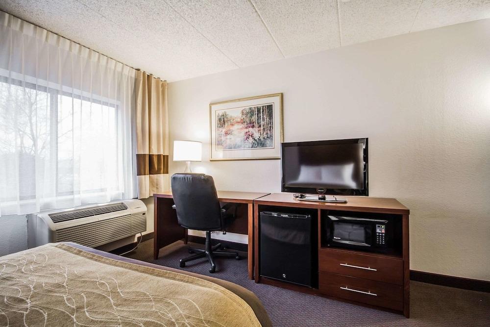 Comfort Inn & Suites Madison - Airport photo 17