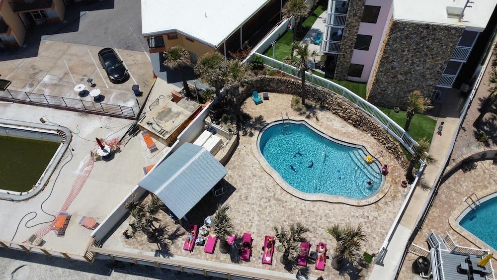 Flamingo Inn Beachfront photo 51
