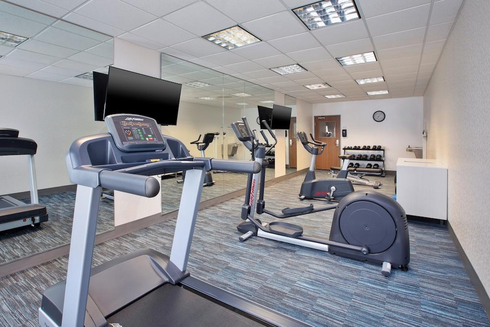 Holiday Inn Express & Suites Buffalo by IHG photo 32
