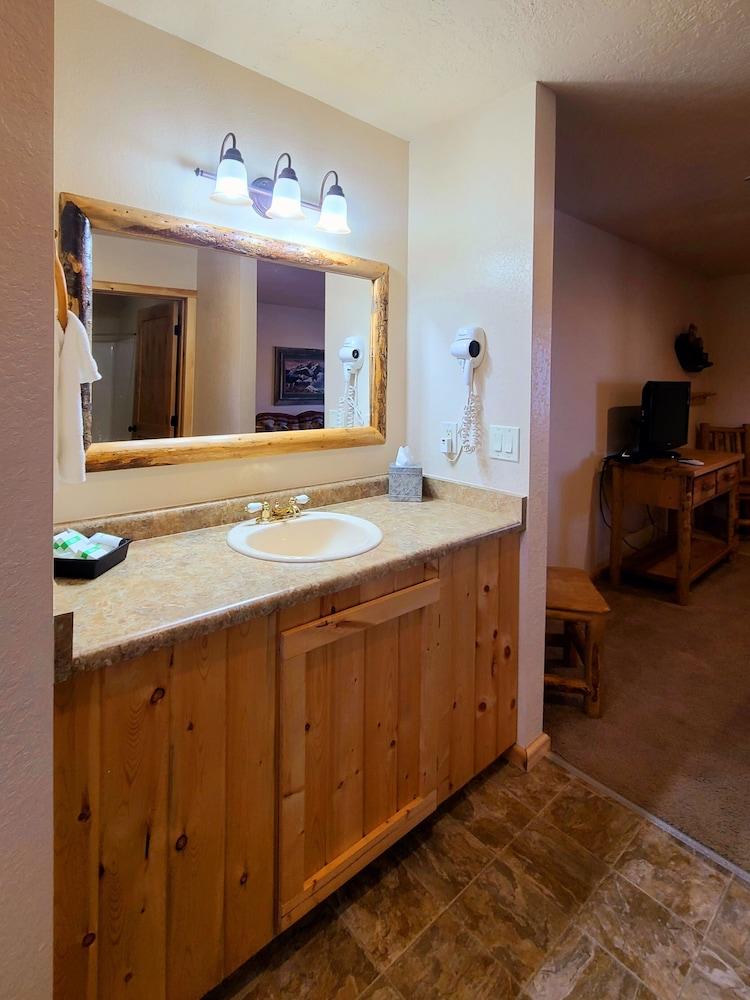 Flaming Gorge Hideout photo 8