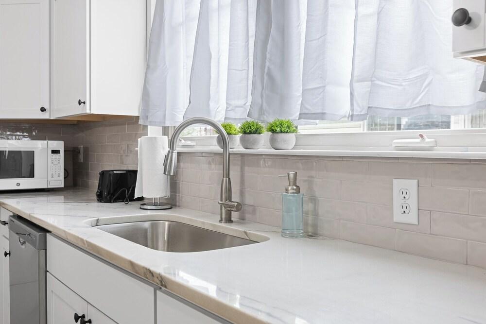 Trendy at Hoyt Two Homes photo 17