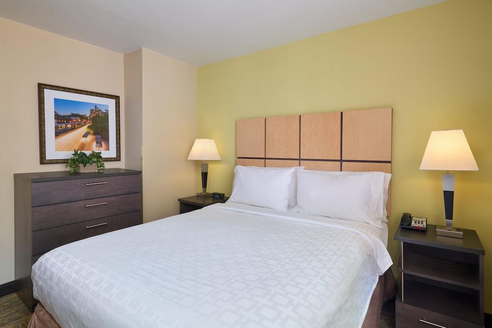 Candlewood Suites New York City-Times Square by IHG photo 8