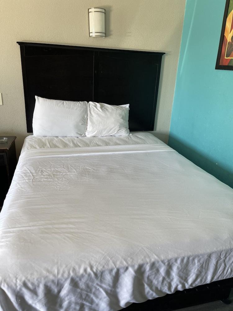 Express Inn West Memphis photo 5