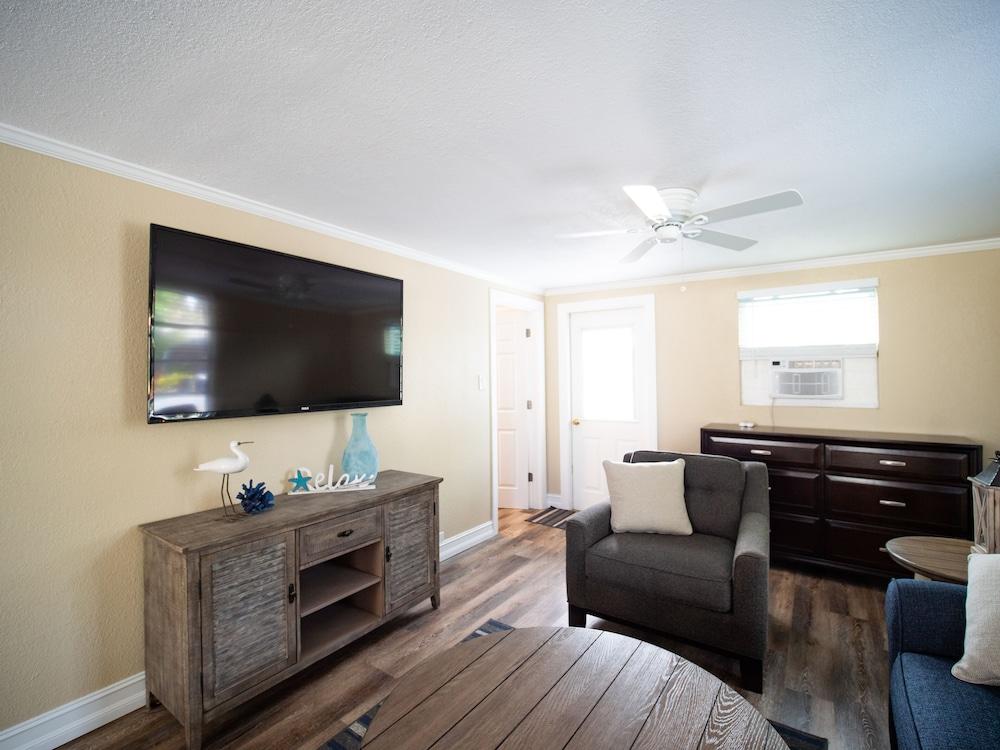 Caribbean Shores Waterfront Resort photo 67