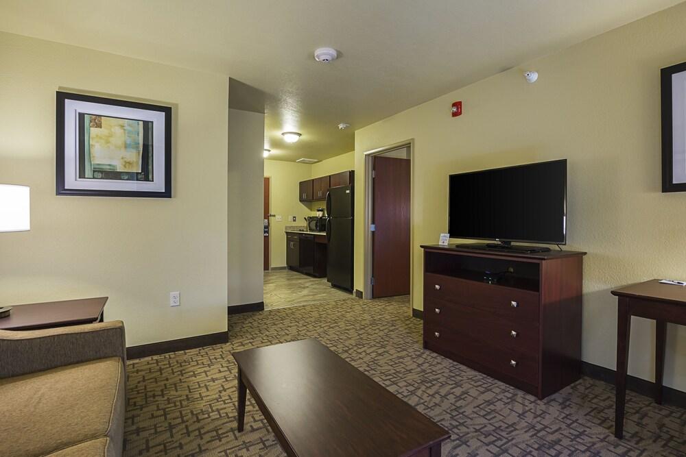 Cobblestone Inn & Suites - Altamont photo 37